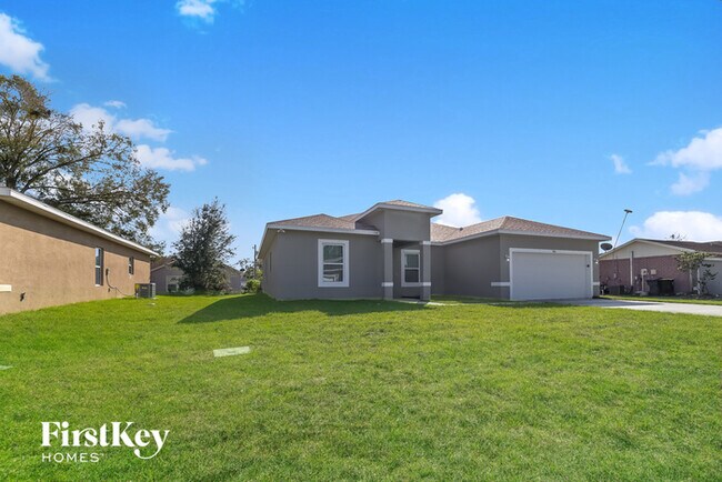 Building Photo - 745 Caribou Dr