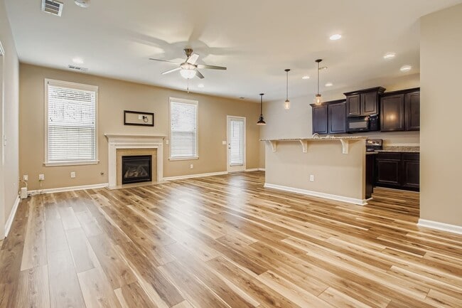Building Photo - 2520 River Trail Dr
