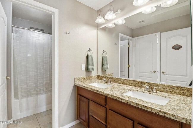 Building Photo - 3834 E Diamond Rd