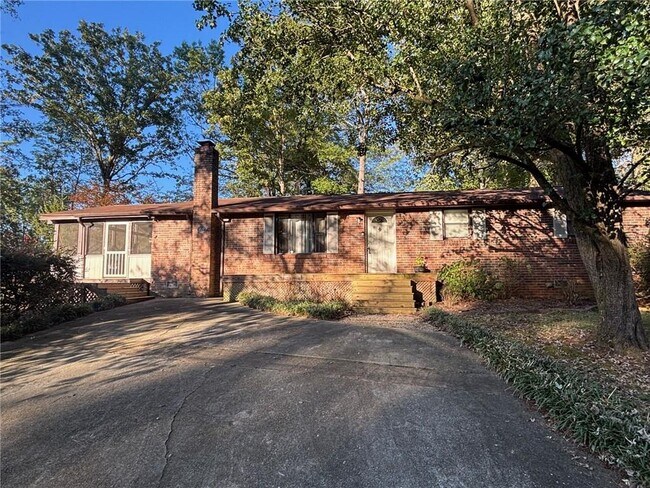 Primary Photo - 209 Evans Cook Ct