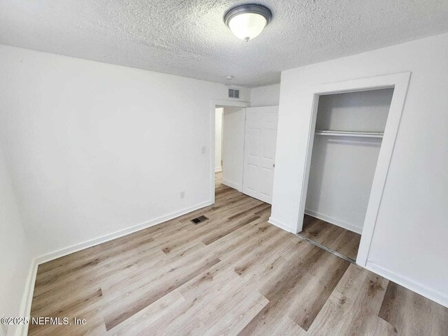 Building Photo - 2184 W 45th St
