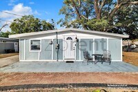 Building Photo - 9402 N 16th St