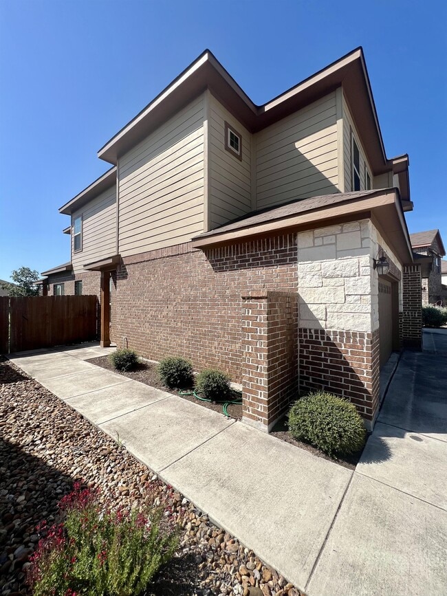 Building Photo - 374 Creekside Curve