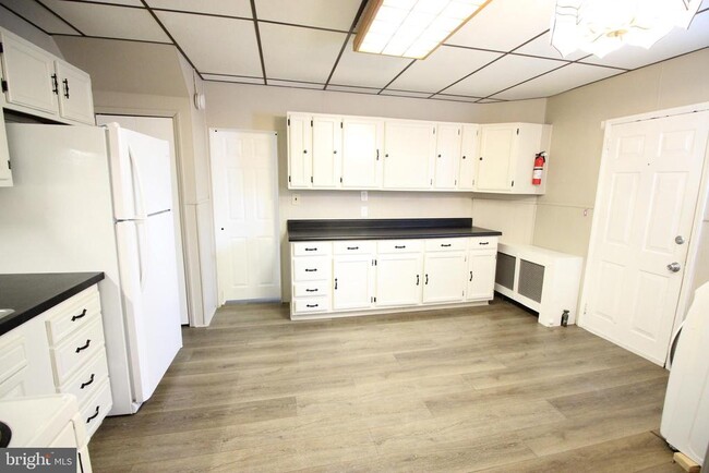 Building Photo - 201 E Delaware Ave