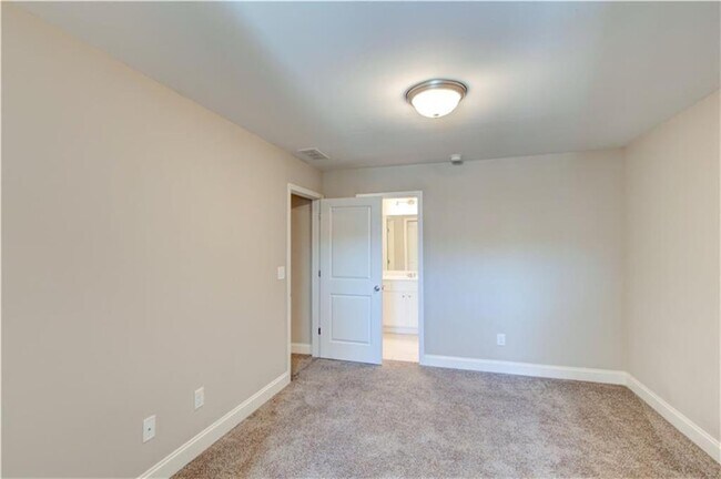 Building Photo - 3770 Shades Valley Ln