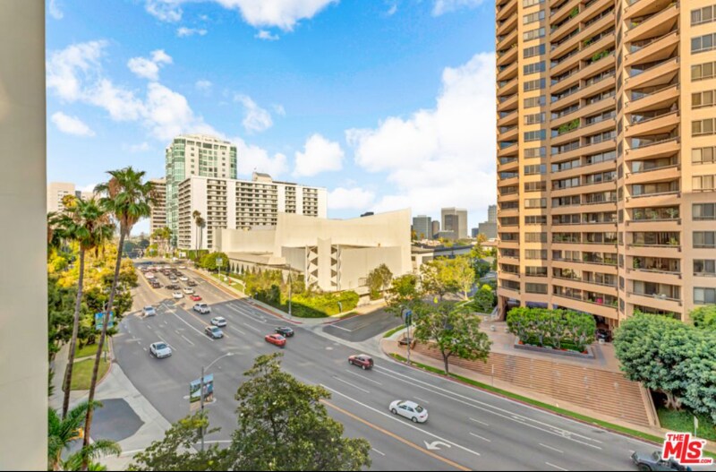Building Photo - 10433 Wilshire Blvd