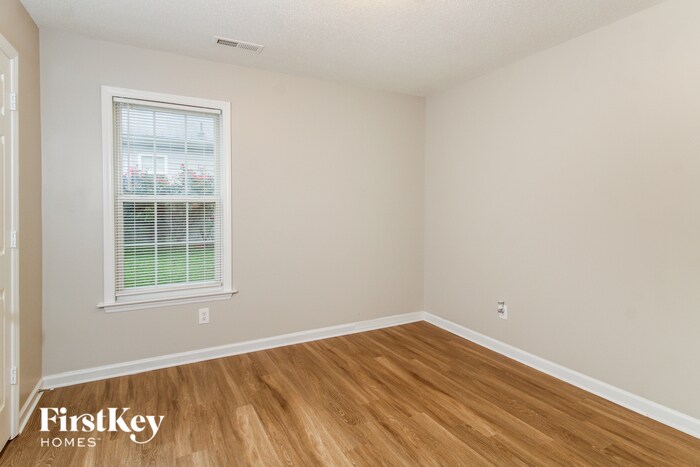 Building Photo - 129 Bridlewood Ave