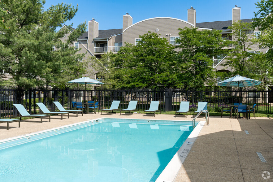 Pool - Stonehaven Apartments