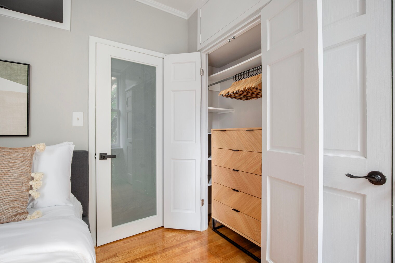 Building Photo - 52 Barrow St