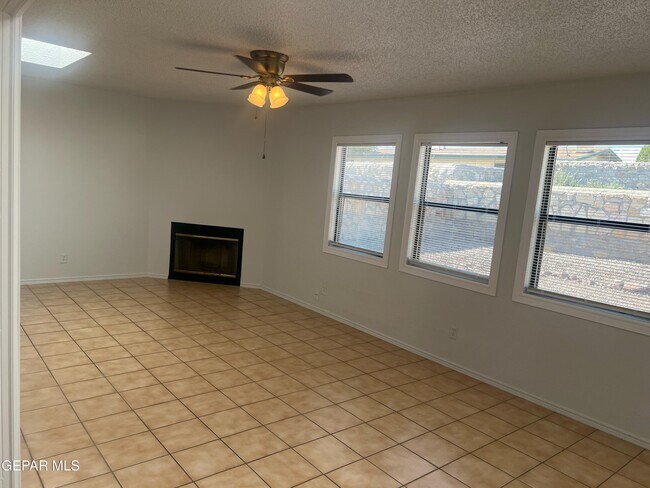 Building Photo - 7200 Alto Rey Ave