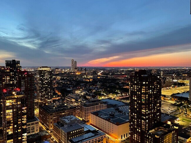 Building Photo - 88 Morgan St