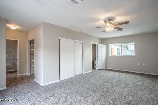 Building Photo - 2521 N 28th Pl