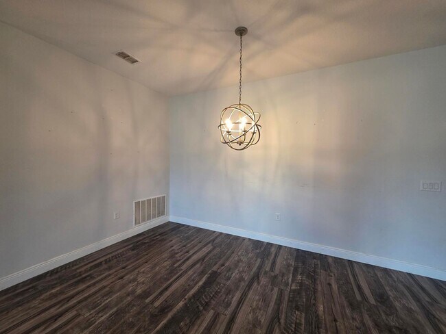 Building Photo - Gorgeous 4-Bedroom, 3-Bathroom Home in Providence