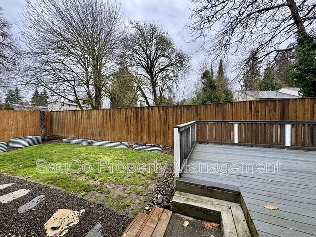 Building Photo - 741 SE Camellia Ct