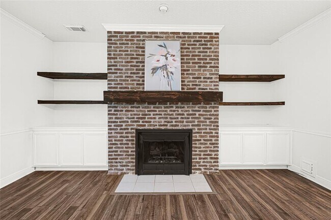 Building Photo - 1273 El Camino Village Dr