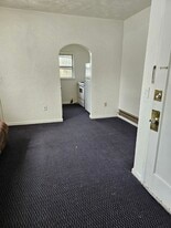 Building Photo - 219 H St