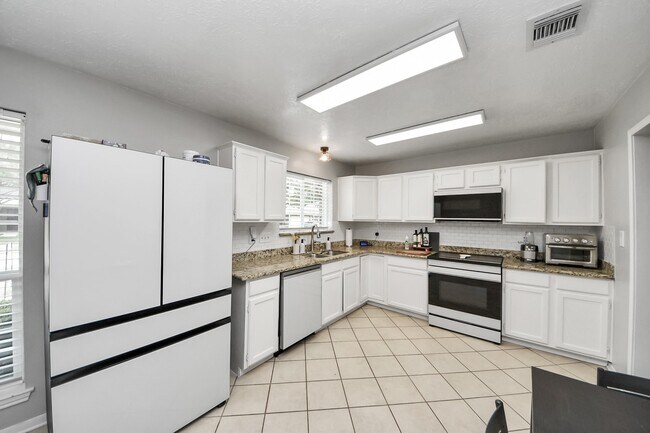 Building Photo - 20923 Moor Lily Ct