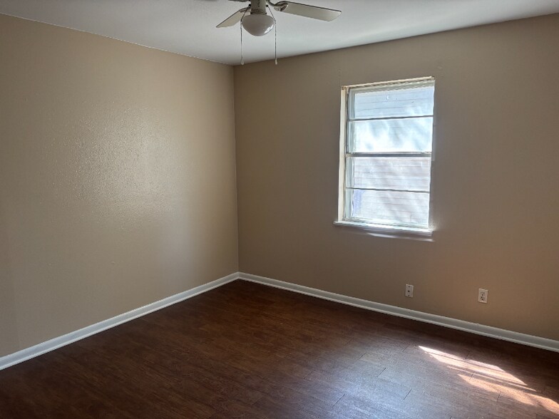 Building Photo - 1000 N 58th St