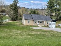 Building Photo - 574 W Hwy 11E