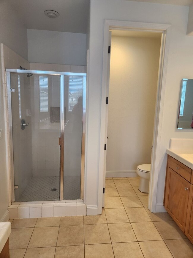 Building Photo - Great Santa Rosa Neighborhood 3 Bedroom, 2.5 Bathrooms