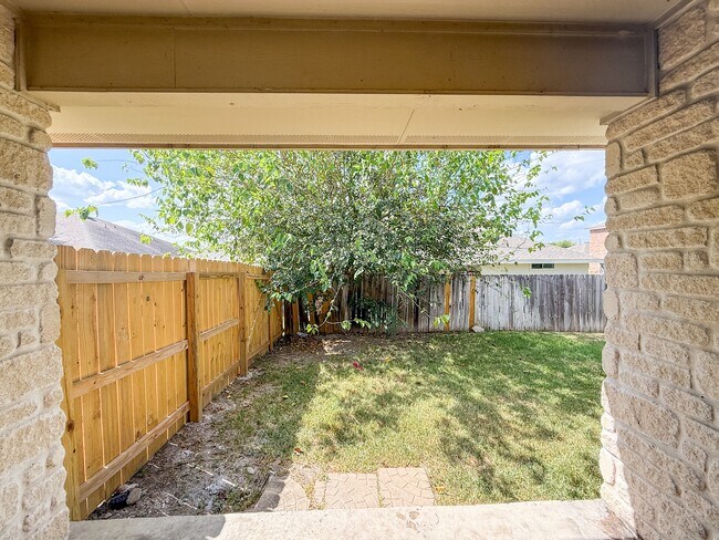 Building Photo - 3020 Pine Valley Dr