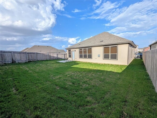 Building Photo - 8100 Philbrook Dr