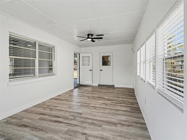 Building Photo - 1207 22nd Ave W