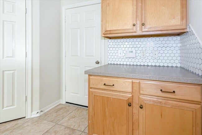 Building Photo - 14 Nestlewood Pl