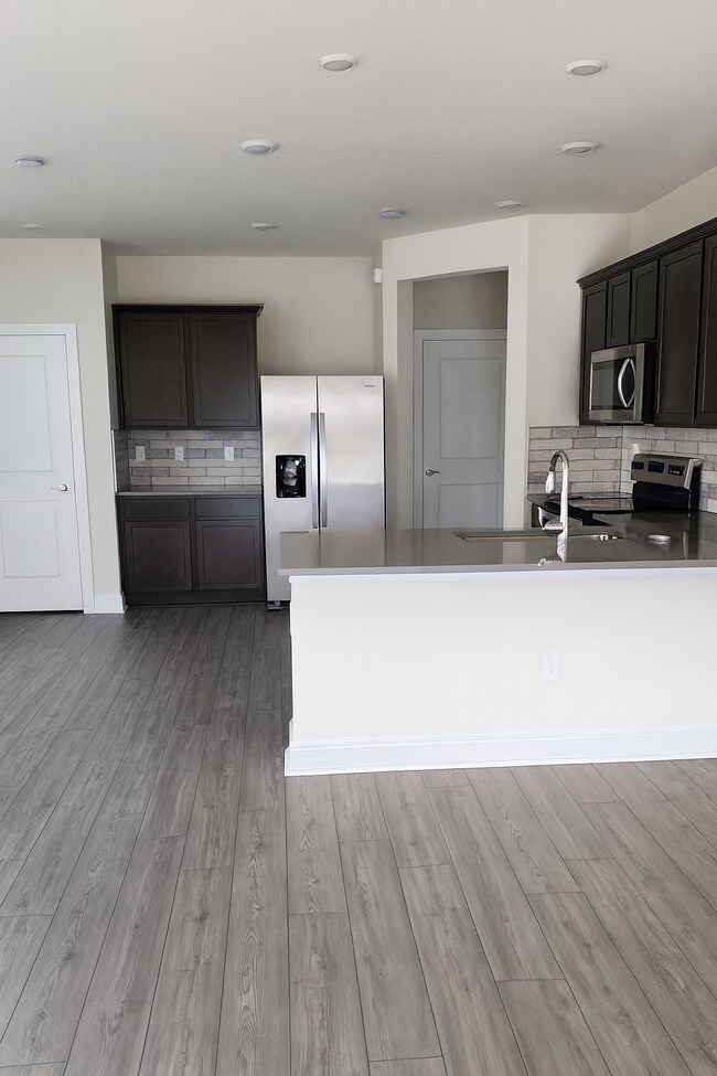 Building Photo - 4758 Kissimmee