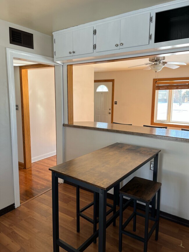 Building Photo - 8634 W Burleigh St