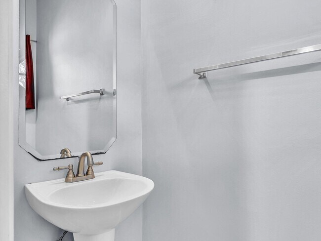 Building Photo - 21018 Vía Eden