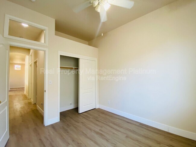 Building Photo - 2916 Roberts Ave