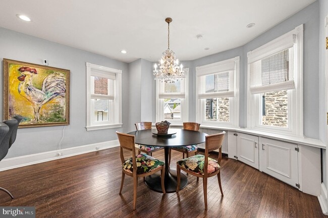 Building Photo - 217 Wayne Ave