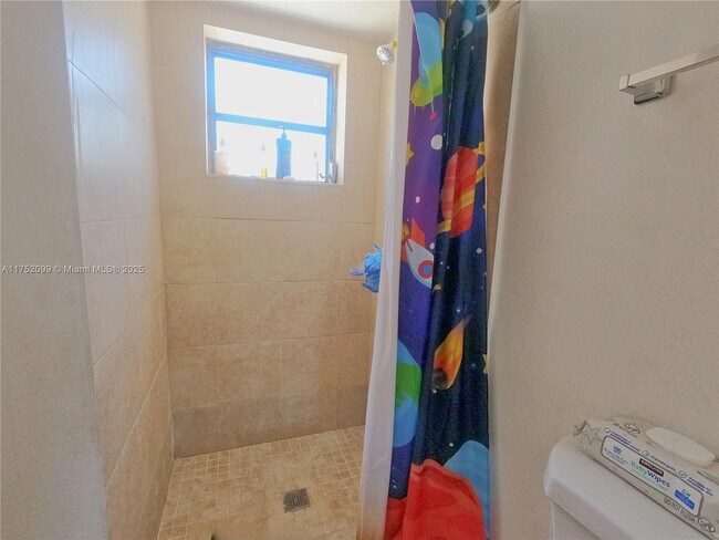 Building Photo - 8540 SW 149th Ave