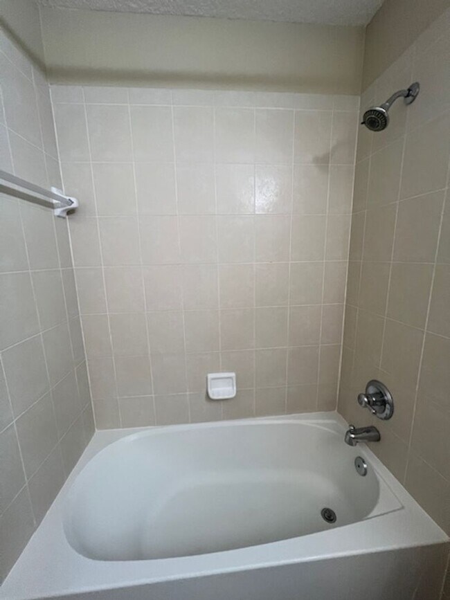 Building Photo - Oakleaf Home For Rent