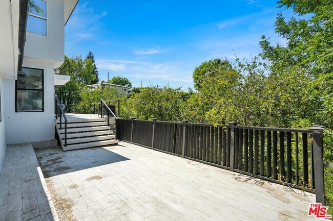 Building Photo - 5128 Llano Dr