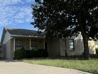 Building Photo - 102 Wendler Ln