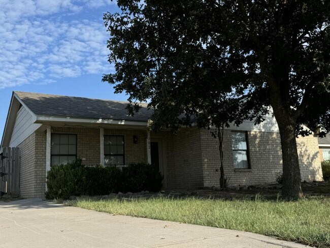 Primary Photo - 102 Wendler Ln