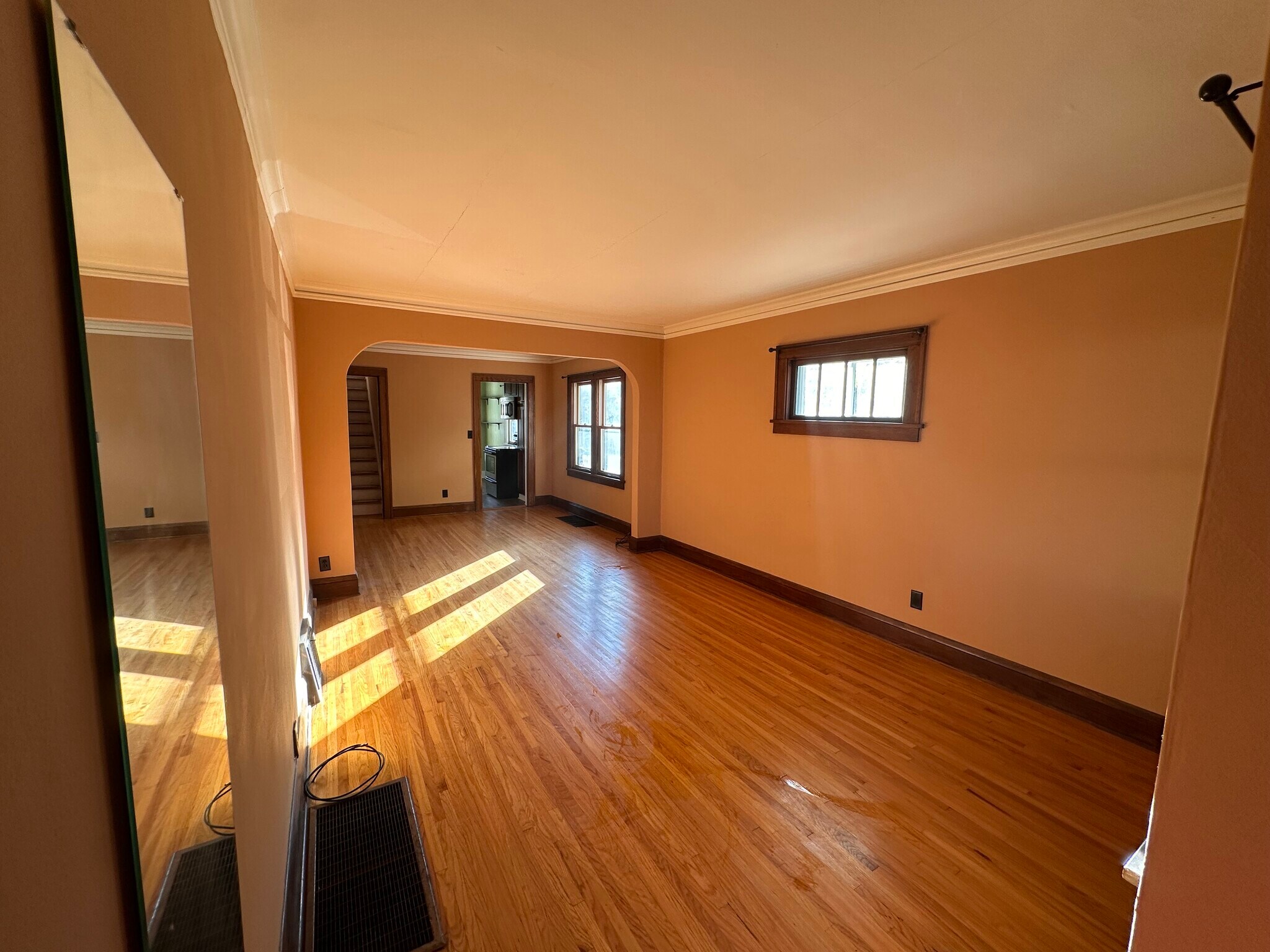 Building Photo - 718 Griggs St N