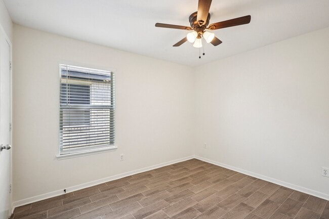 Building Photo - 11926 Panay Dr