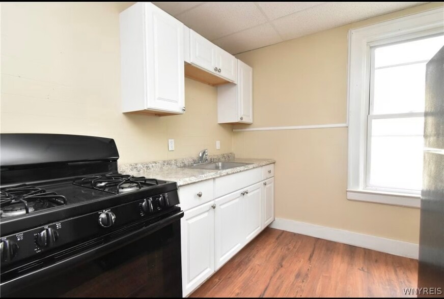 Building Photo - 28 Red Jacket Pky