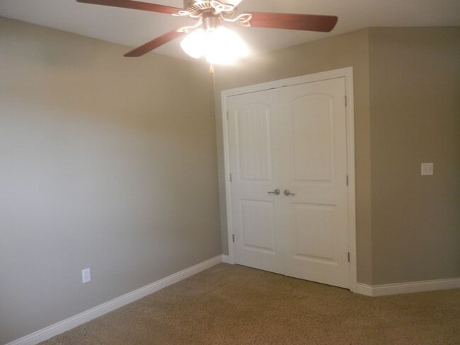 Building Photo - Nice 3 Bed 2 Bath House!