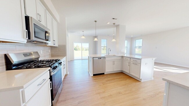 Building Photo - 1401 Salt Springs Dr