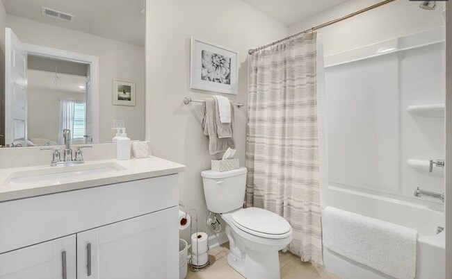 Building Photo - Modern 3 Bedroom Home Available October 1s...