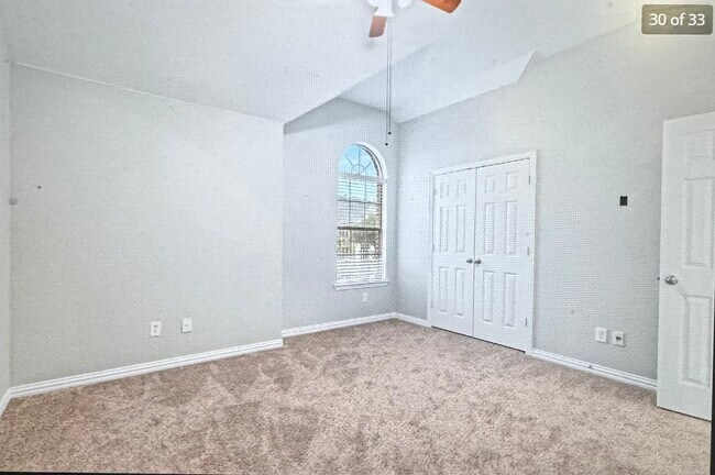 Building Photo - 438 Bristol St