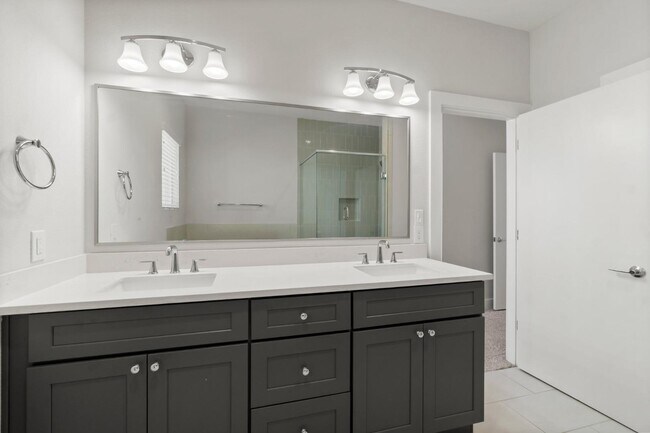 Building Photo - 3362 Pinemont Dr