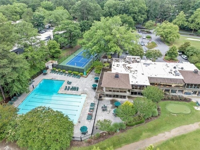 Building Photo - 162 Amherst Pl NW