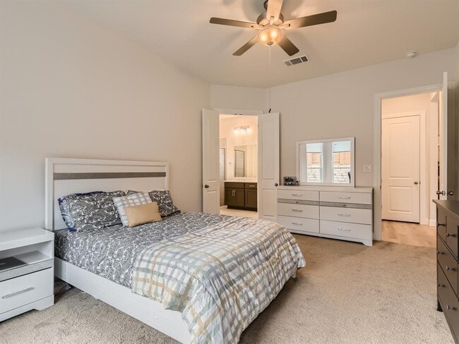 Building Photo - 19404 Fernando Trl