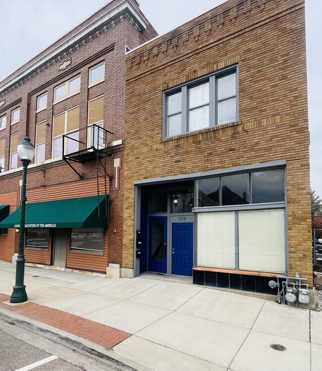 Building Photo - 328 E State St