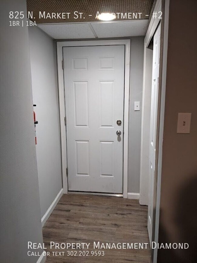 Building Photo - 825 N Market St